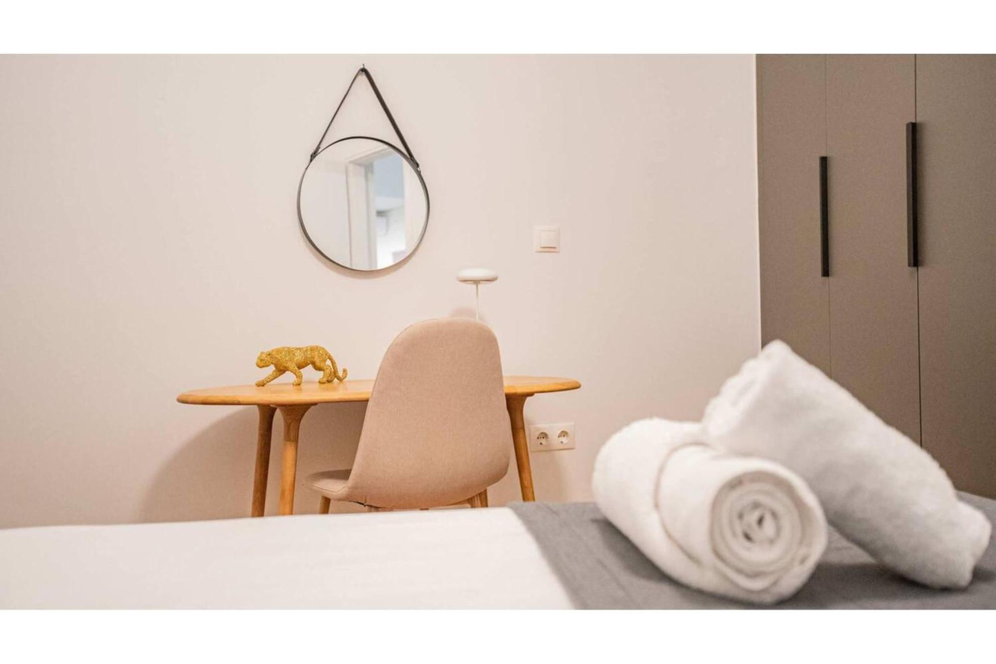 O&O Group - Eclectic Chic Thissio Apartment Афіни Екстер'єр фото